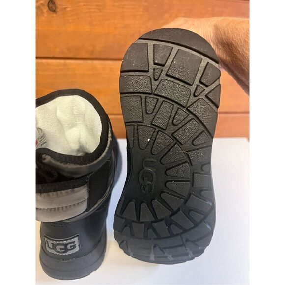 UGG Toty Weather Waterproof Boots -Black / Charcoal -Big Kids Sz 3 - Picture 4 of 8